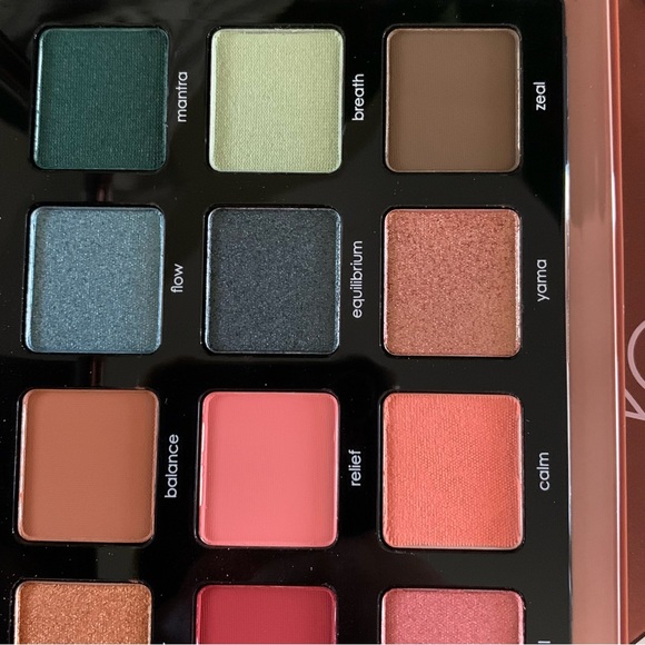 🆕 Natasha Denona
Zendo Eyeshadow Palette - Picture 6 of 13